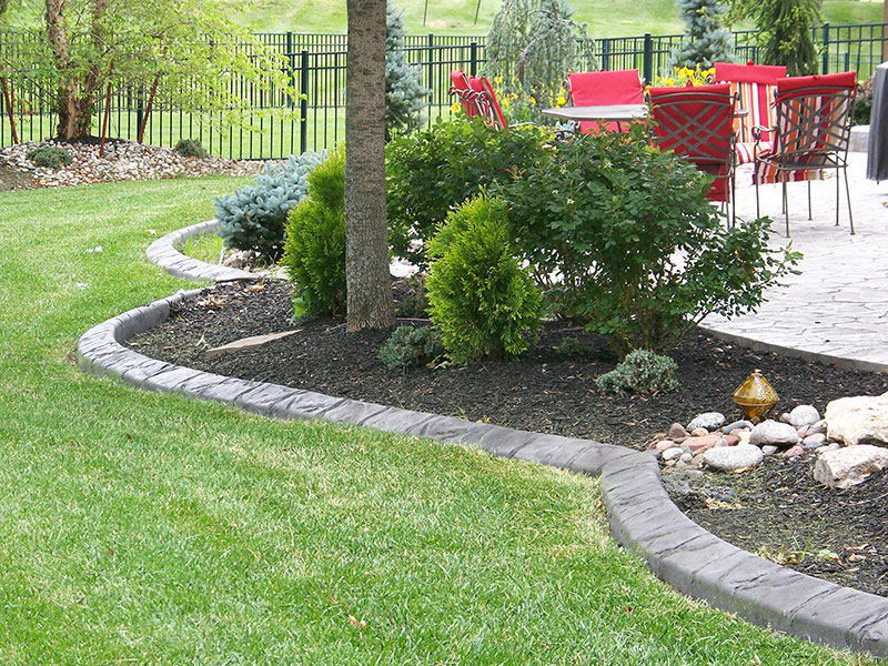 Custom Landscape Curbing